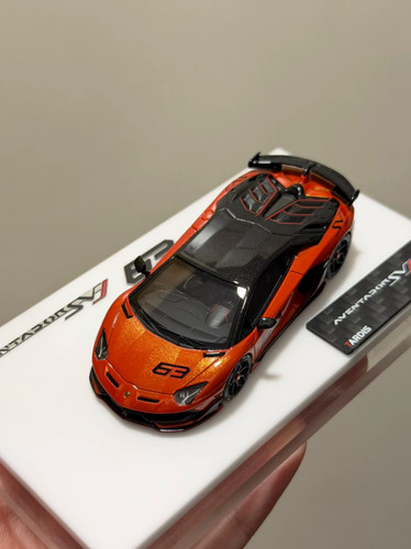 Tardis lamborghini - 1/64,